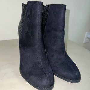 Florsheim Black Suede Pointed Toe Ankle Booties – Vintage